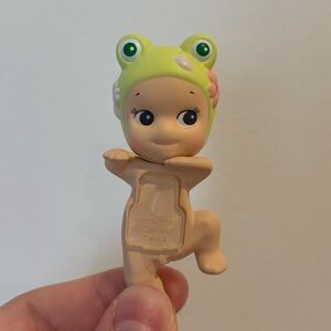 Limited edition green frog cherry blossom sonny angel hipper